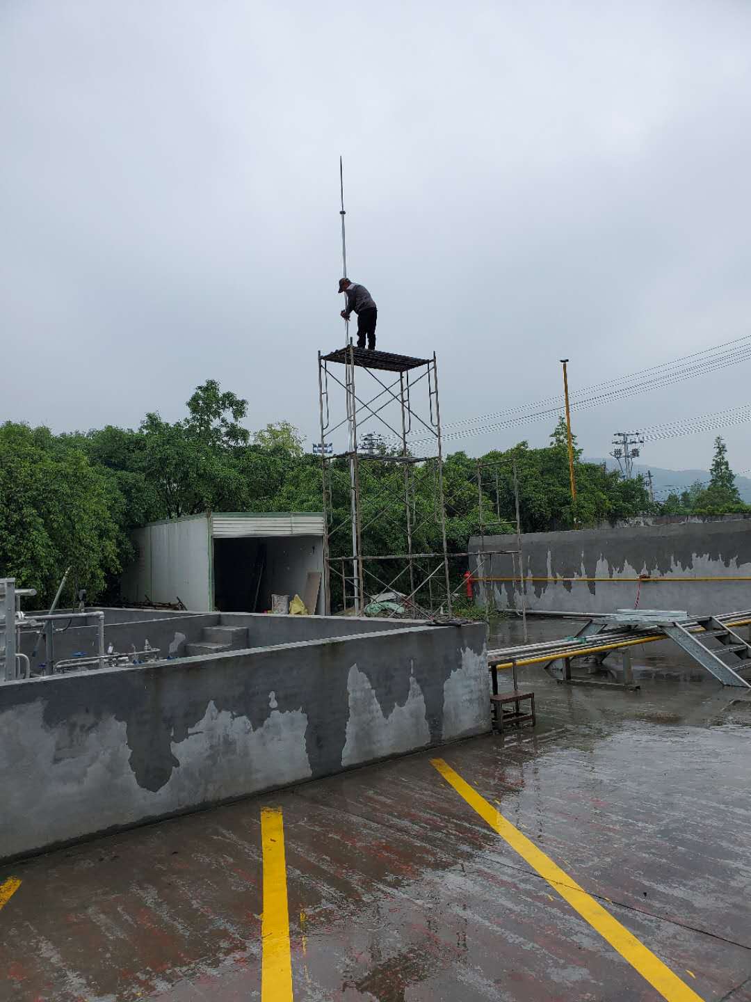 浙江环球鞋业有限公司罐区避雷针安装